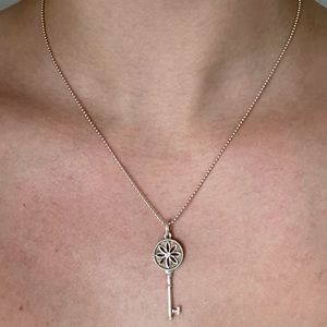 Tiffany daisy key + ball chain